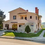 Dolores Guest house